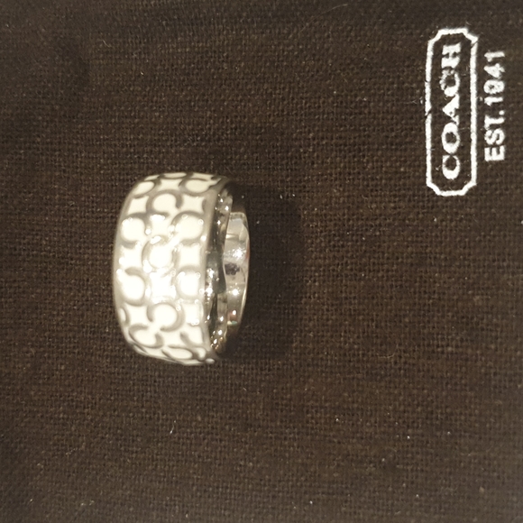 Coach ring - Picture 8 of 8